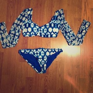 Long sleeves tie dye swimsuit 💙💙